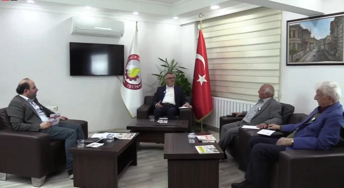 BAŞKAN USTAOĞLU GAZETE SAHİPLERİNE &Ccedil;ALIŞMALARINI ANLATTI