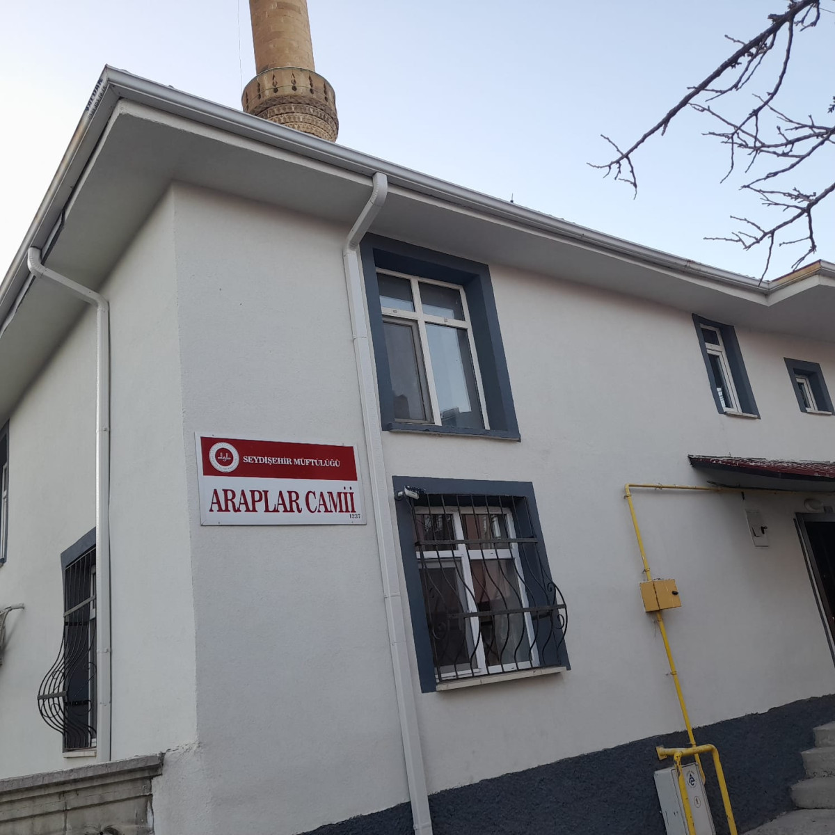 CAMİYE DADANAN ÇOCUKLAR YAKALANDI