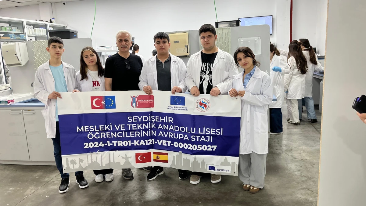END&Uuml;STRİ MESLEK LİSESİ KİMYA &Ouml;ĞRENCİLERİ İSPANYA&rsquo;DA ERASMUS PROJESİ EĞİTİMİNDE.