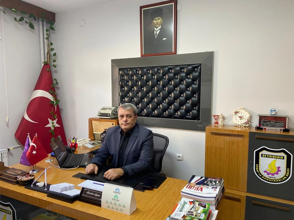 Esnaf Odası Başkanı İbrahim Aypar,  ESNAFIN KREDİYE ERİŞİMİNDEKİ ENGELLER KALDIRILMALIDIR... 