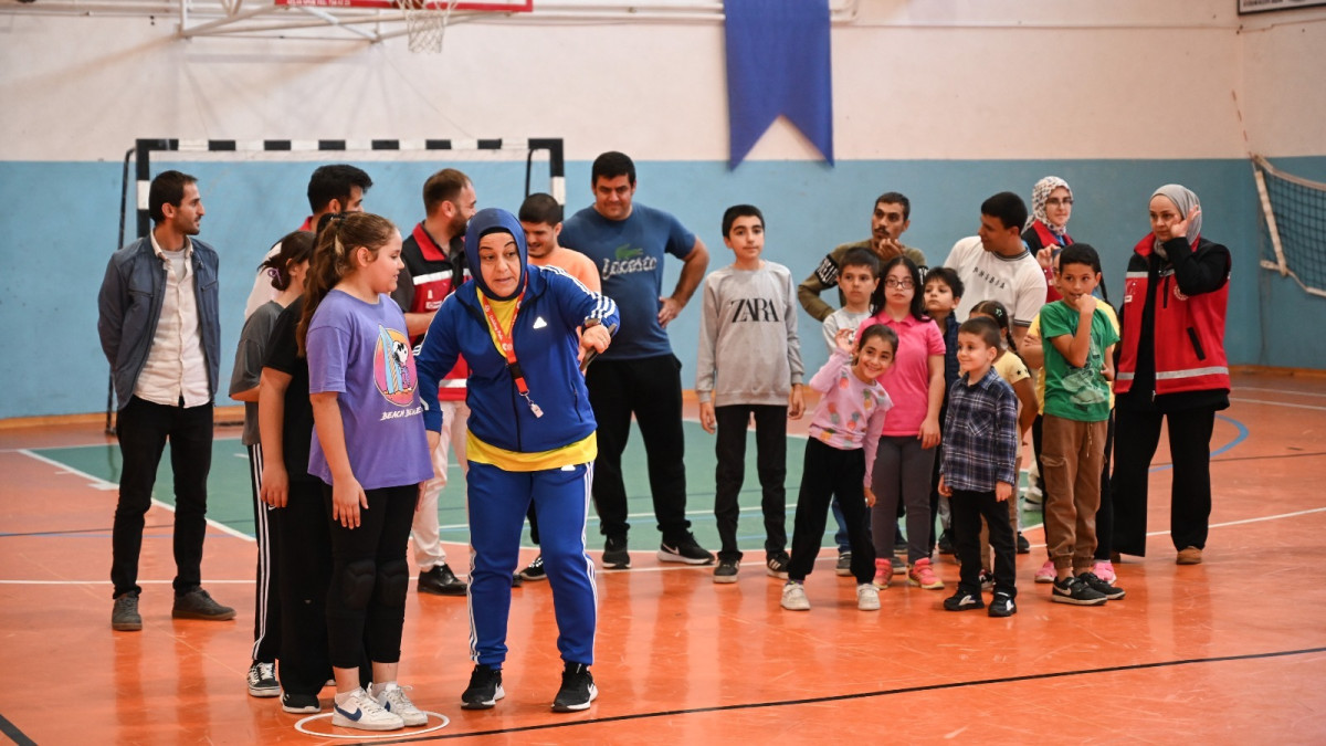 Özel gereksinimli öğrencilere “Mutlu Çarşamba “etkinliği