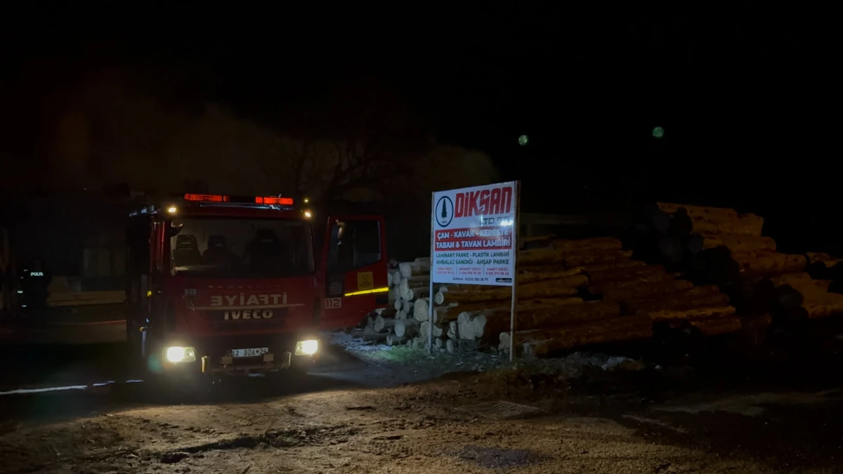 Seydişehir il&ccedil;esinde, Marangozlar Sanayi Sitesinde bulunan bir marangoz at&ouml;lyesinde &ccedil;ıkan yangın paniğe neden oldu.