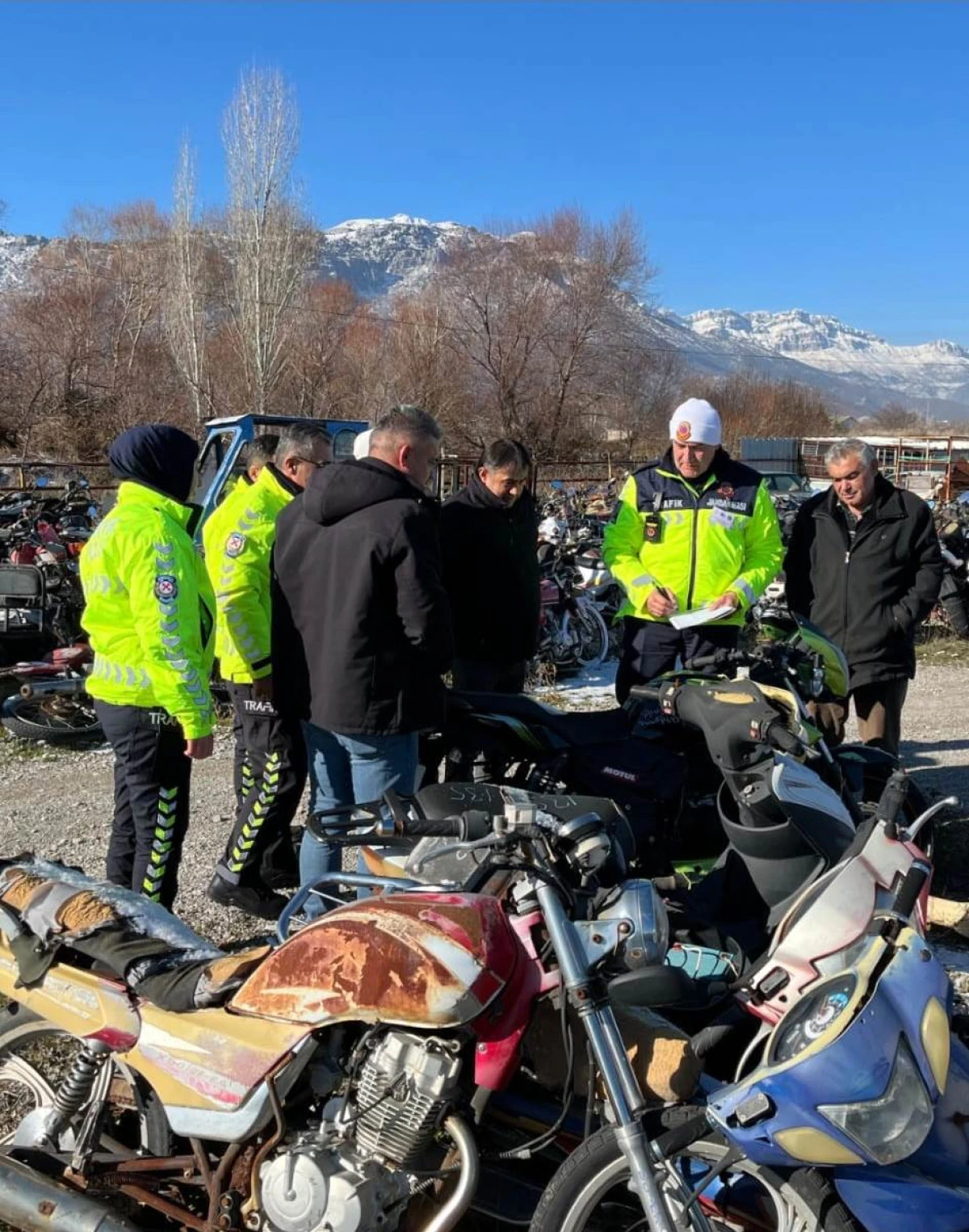 Seydişehir il&ccedil;esinde yediemin vasfı taşıyan bir otoparkta denetim yapıldı.