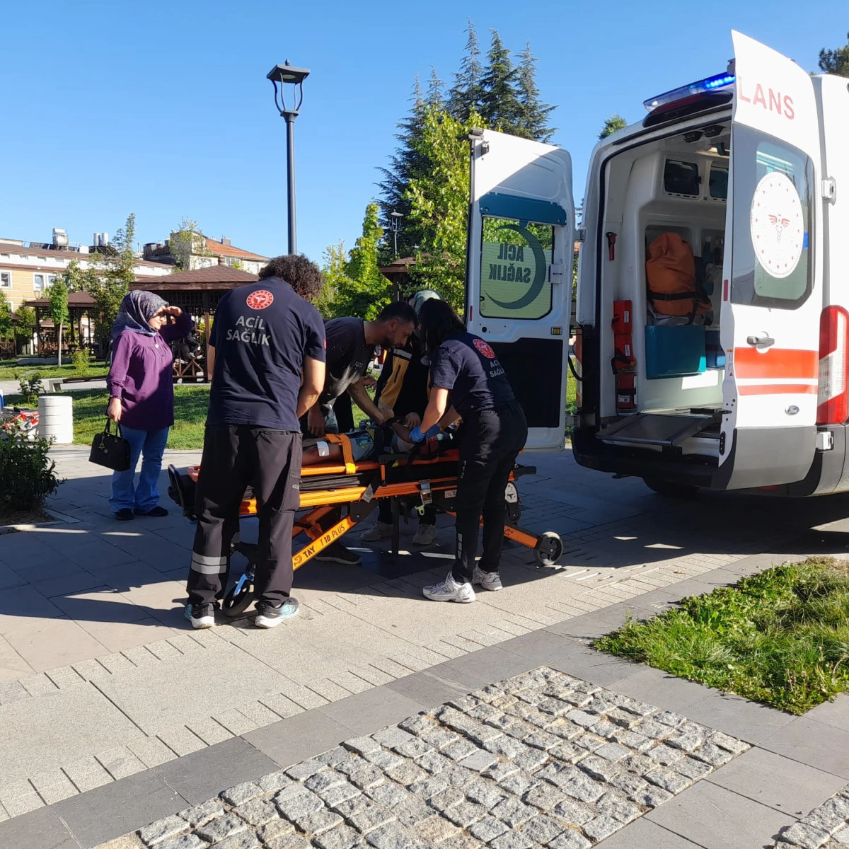 Seydişehir Seyyid Harun Meydanında Bisiklet KazasınAmbulans Olay Yerine Girmekte Zorlandı