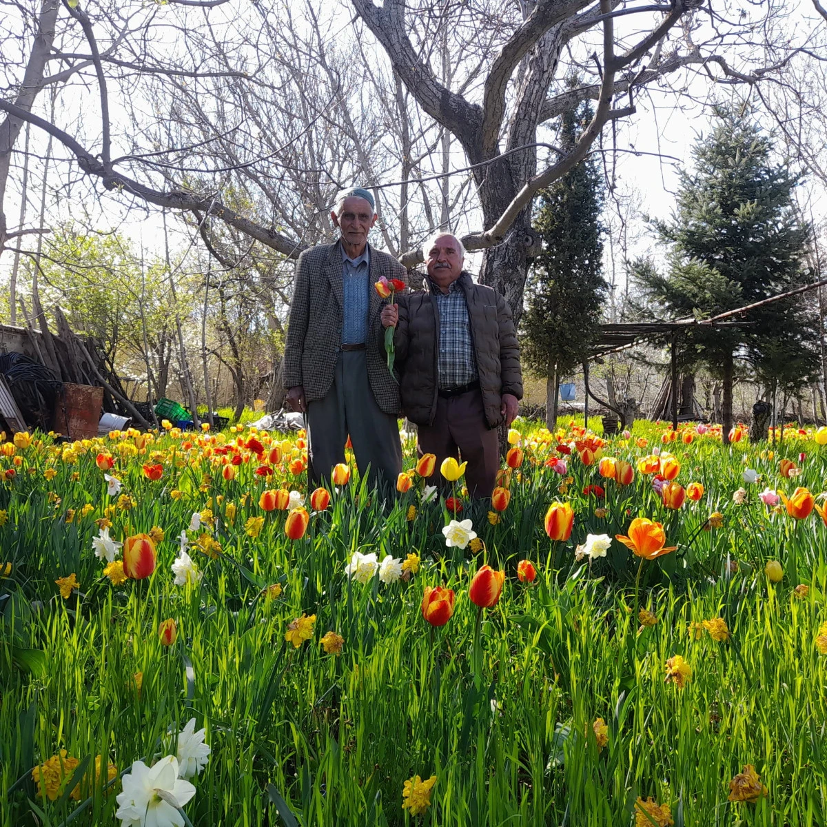 Seydişehirli Sanat&ccedil;ılar Lale Bah&ccedil;esinde Buluştu